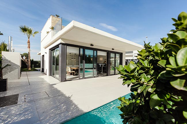 Bespoke luxury indoor swimming pool design